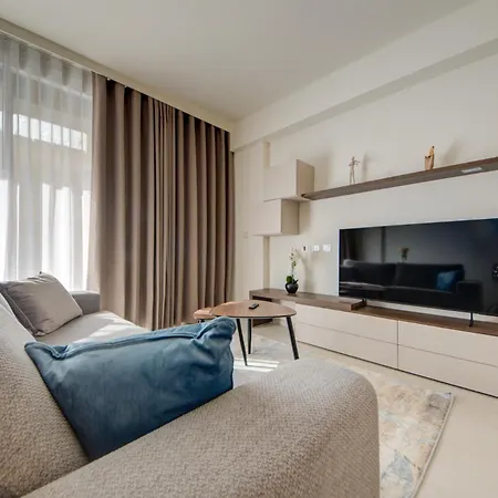 Apartment Luxury Concierge At Mercury Suites, Mercury Towers By 360 Estates *