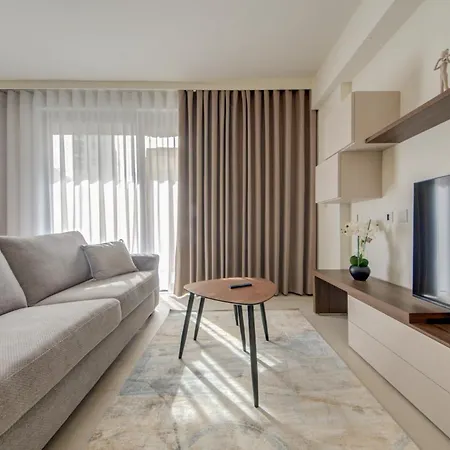 Luxury Concierge At Mercury Suites, Mercury Towers By 360 Estates Saint Julian's