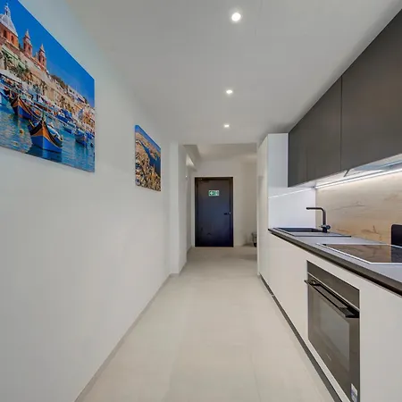 Apartment Luxury Concierge At Mercury Suites, Mercury Towers By 360 Estates