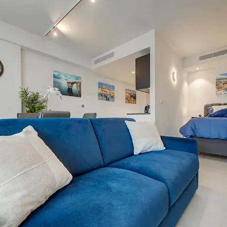 Apartment Luxury Concierge At Mercury Suites, Mercury Towers By 360 Estates *