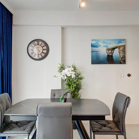 Luxury Concierge At Mercury Suites, Mercury Towers By 360 Estates Apartment