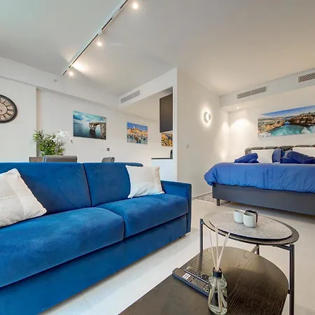 Luxury Concierge At Mercury Suites, Mercury Towers By 360 Estates Apartment *