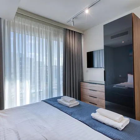 Luxury Concierge At Mercury Suites, Mercury Towers By 360 Estates Apartment *