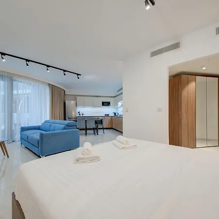 Luxury Concierge At Mercury Suites, Mercury Towers By 360 Estates *
