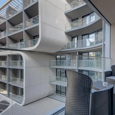 Luxury Concierge At Mercury Suites, Mercury Towers By 360 Estates Apartment *