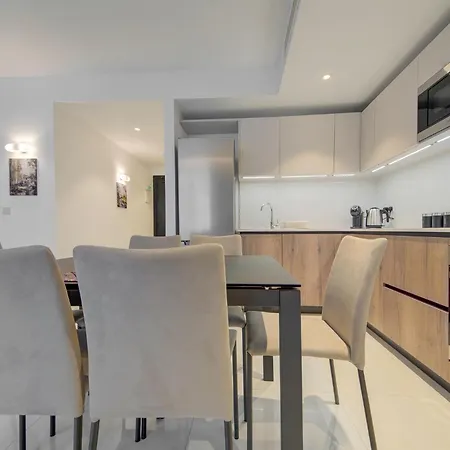 Luxury Concierge At Mercury Suites, Mercury Towers By 360 Estates Apartment Saint Julian's