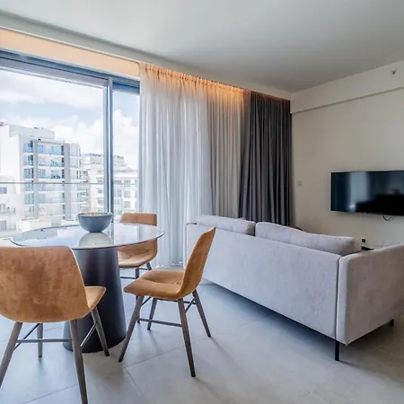 Luxury Concierge At Mercury Suites, Mercury Towers By 360 Estates Apartment *